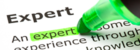 The word "expert" highlighted in a dictionary definition